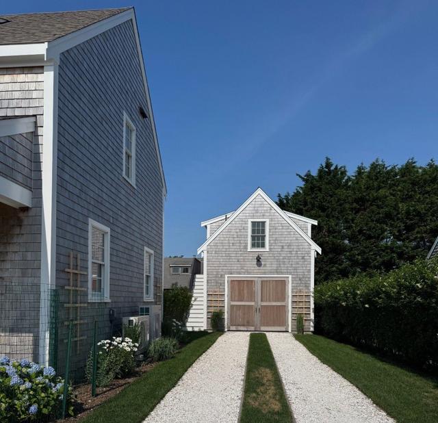8 Sconset Avenue photo 39