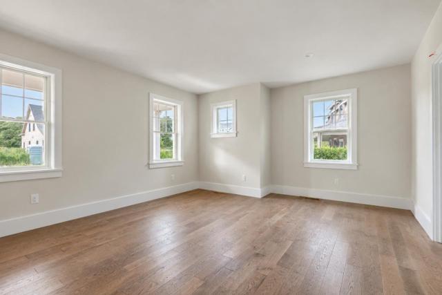 13 Fawn Lane photo 11