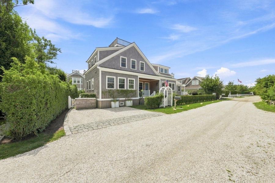 58 Walsh Street photo 1