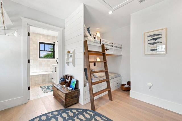58 Walsh Street photo 37