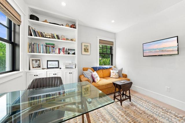 58 Walsh Street photo 25