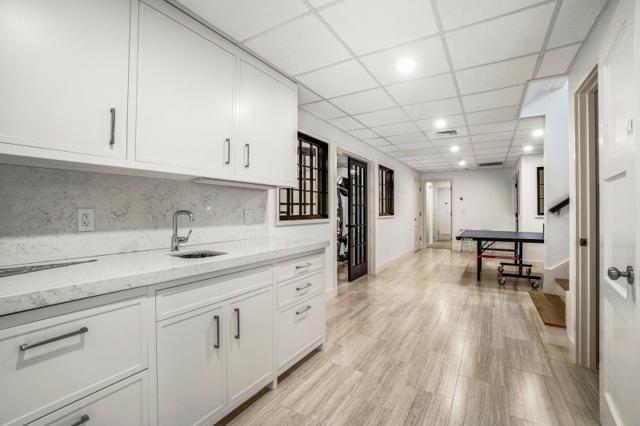2 Marion Avenue photo 37