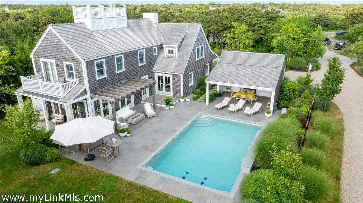26 Pequot Street