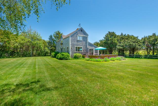 10 Farmview Drive photo 2