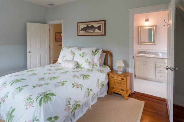 8 Monomoy Road photo 38