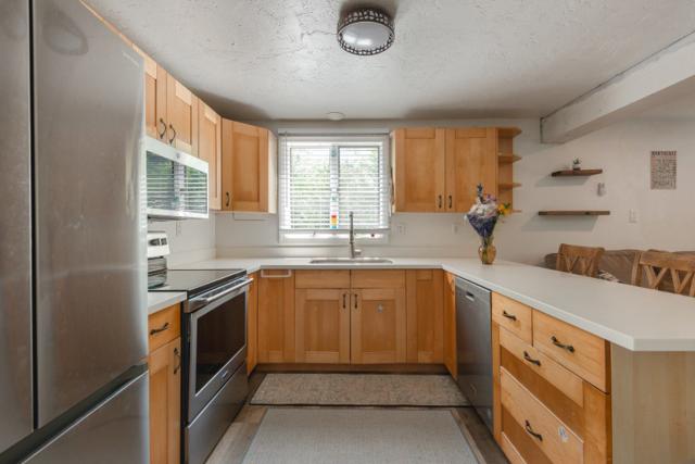 21A Pine Grove #2 photo 15