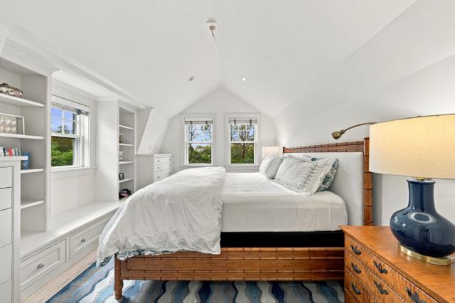 2 Brocks Court photo 36