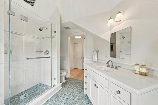 2 Brocks Court photo 35