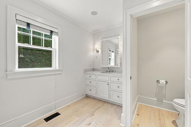 2 Brocks Court photo 31