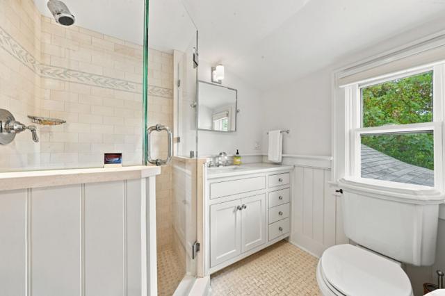 2 Brocks Court photo 39