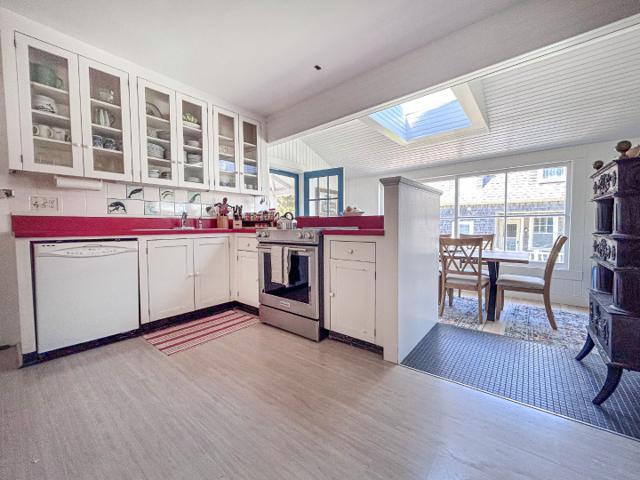 34 Hulbert Avenue photo 8