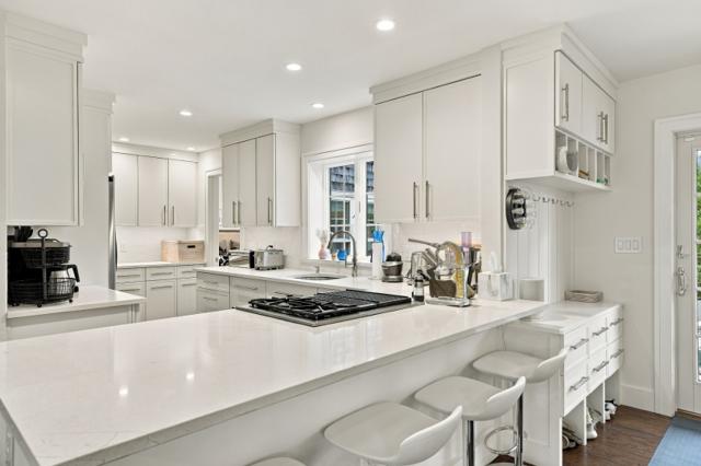 37 Washaman Avenue photo 16