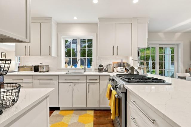 37 Washaman Avenue photo 14